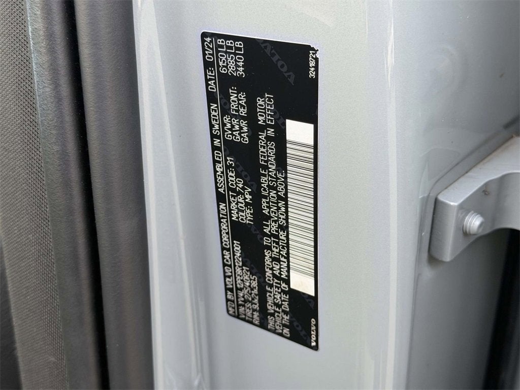 2024 Volvo XC90 B5 Plus