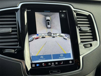 2024 Volvo XC90 B5 Plus