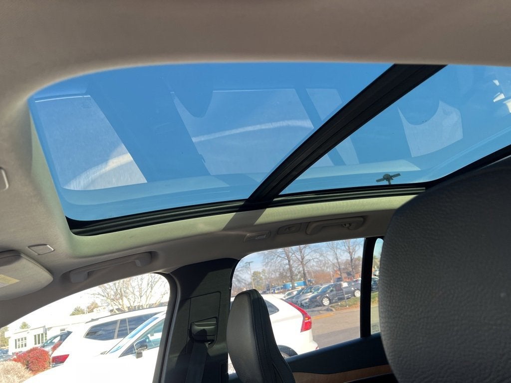 2024 Volvo XC90 B5 Plus