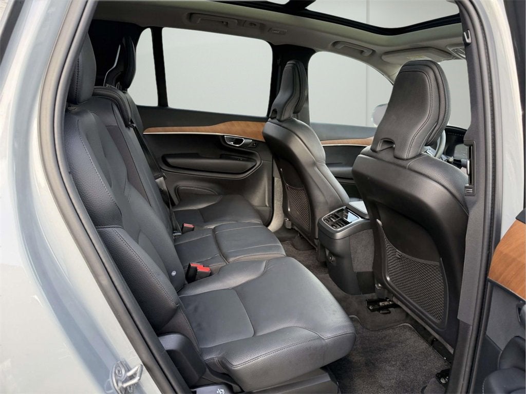 2024 Volvo XC90 B5 Plus