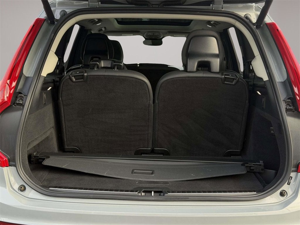 2024 Volvo XC90 B5 Plus