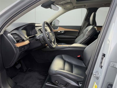 2024 Volvo XC90 B5 Plus