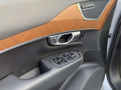 2024 Volvo XC90 B5 Plus