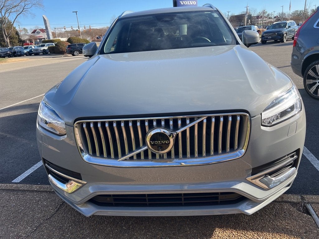 2024 Volvo XC90 B5 Plus