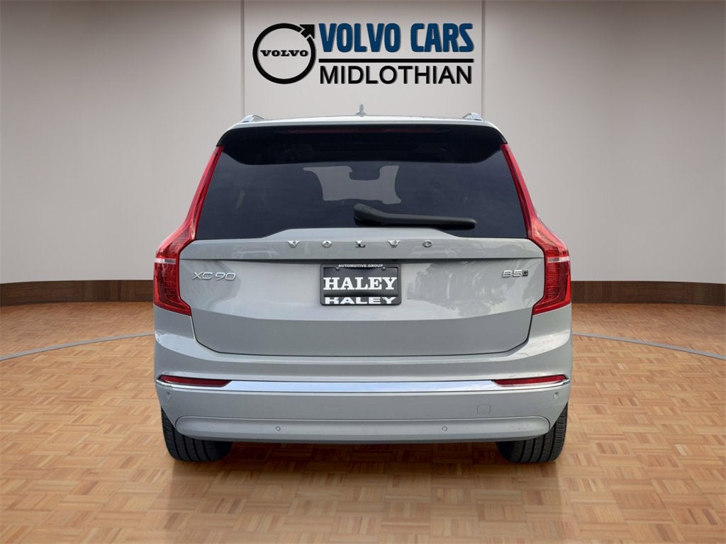 2024 Volvo XC90 B5 Plus