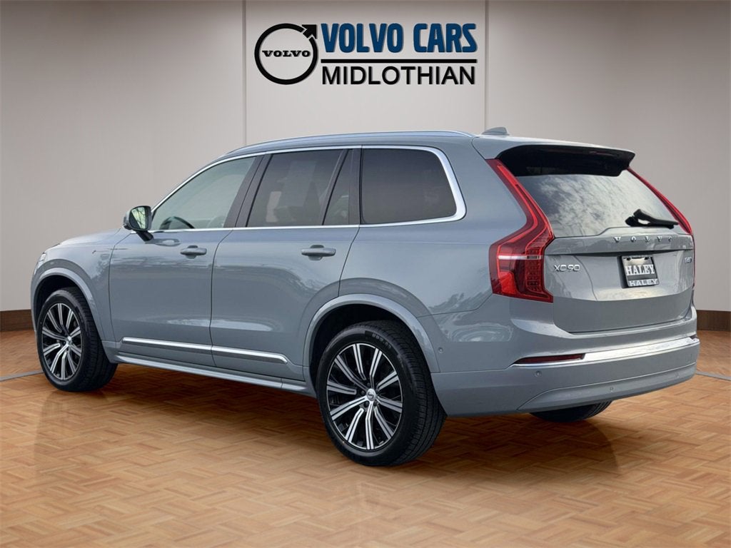 2024 Volvo XC90 B5 Plus