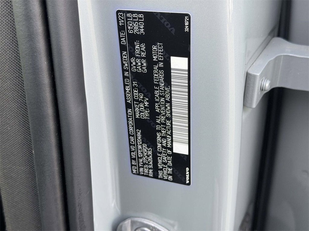 2024 Volvo XC90 B5 Plus