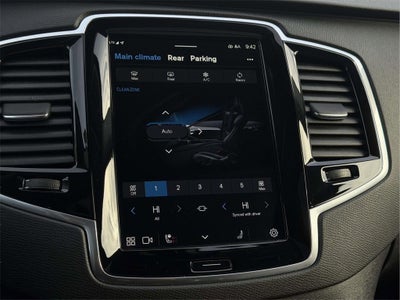 2024 Volvo XC90 B5 Plus