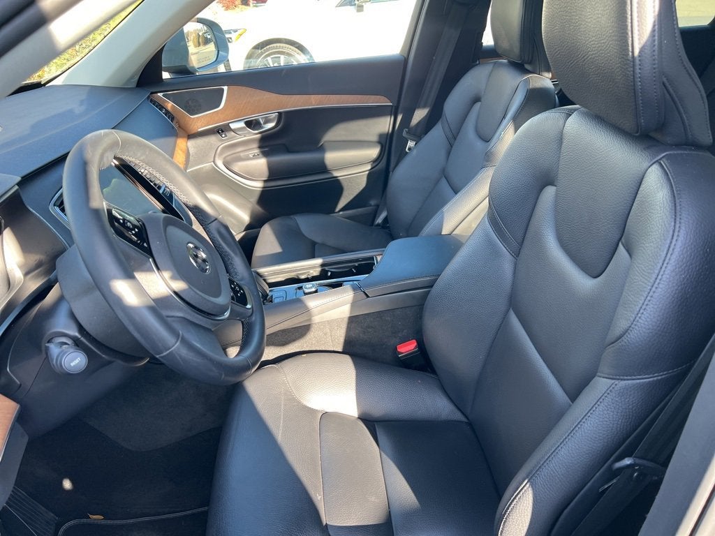 2024 Volvo XC90 B5 Plus