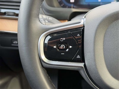 2024 Volvo XC90 B5 Plus