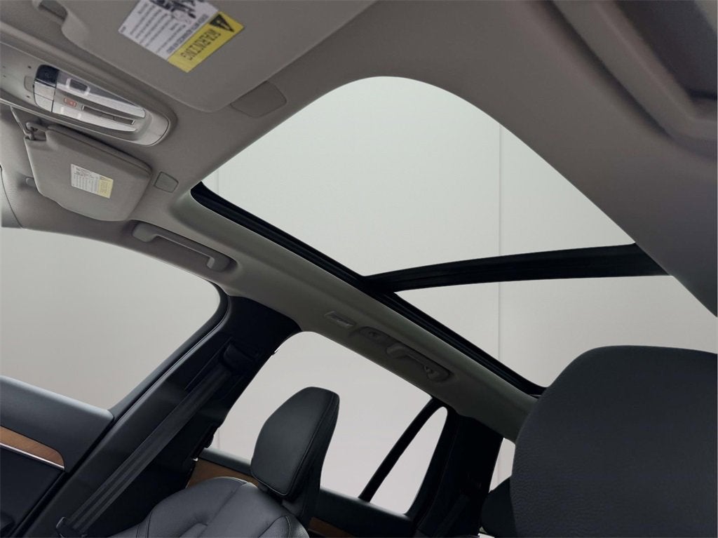 2023 Volvo XC90 B5 Plus