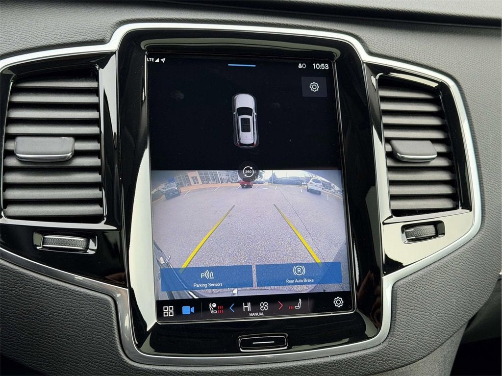 2023 Volvo XC90 B5 Plus