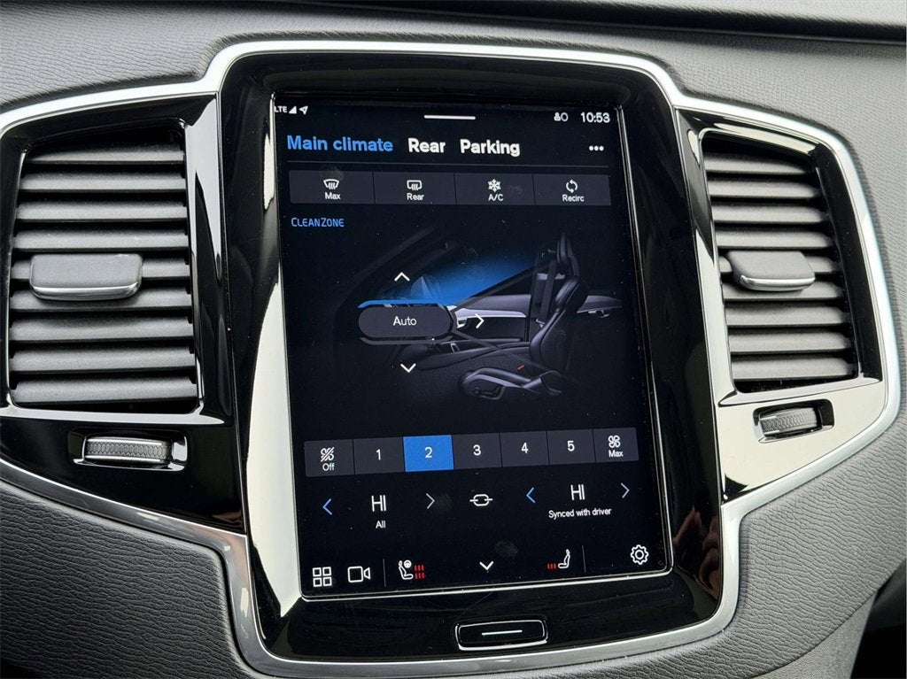 2023 Volvo XC90 B5 Plus