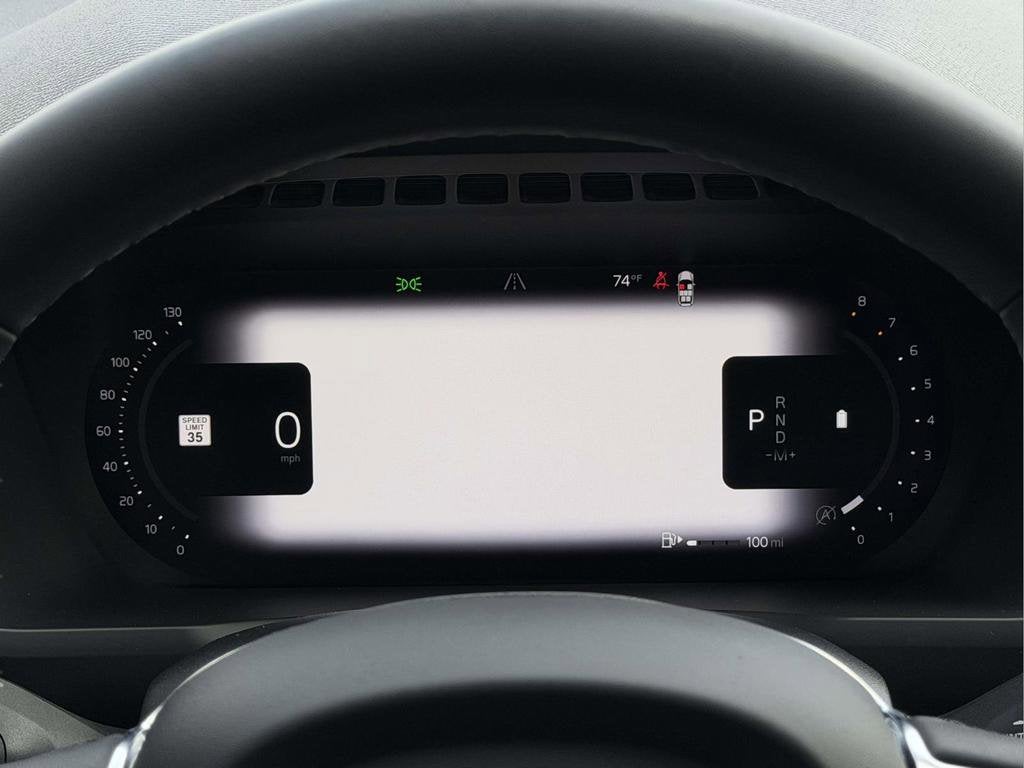2023 Volvo XC90 B5 Plus