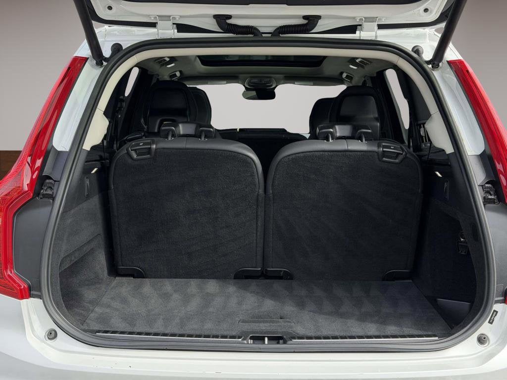 2023 Volvo XC90 B5 Plus