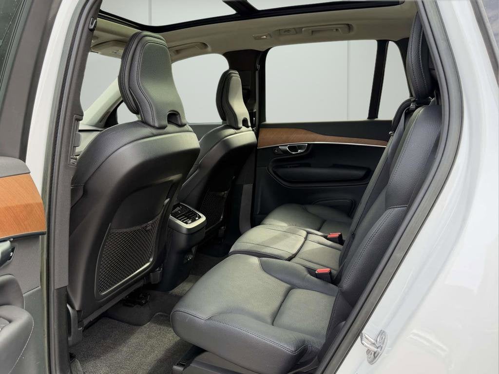 2023 Volvo XC90 B5 Plus
