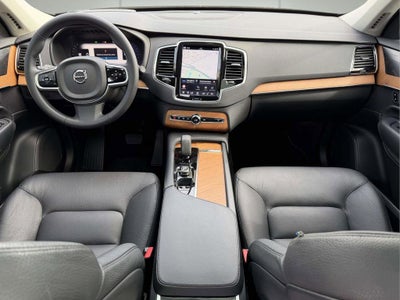 2023 Volvo XC90 B5 Plus