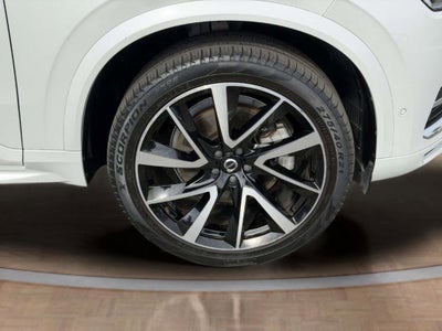 2023 Volvo XC90 B5 Plus