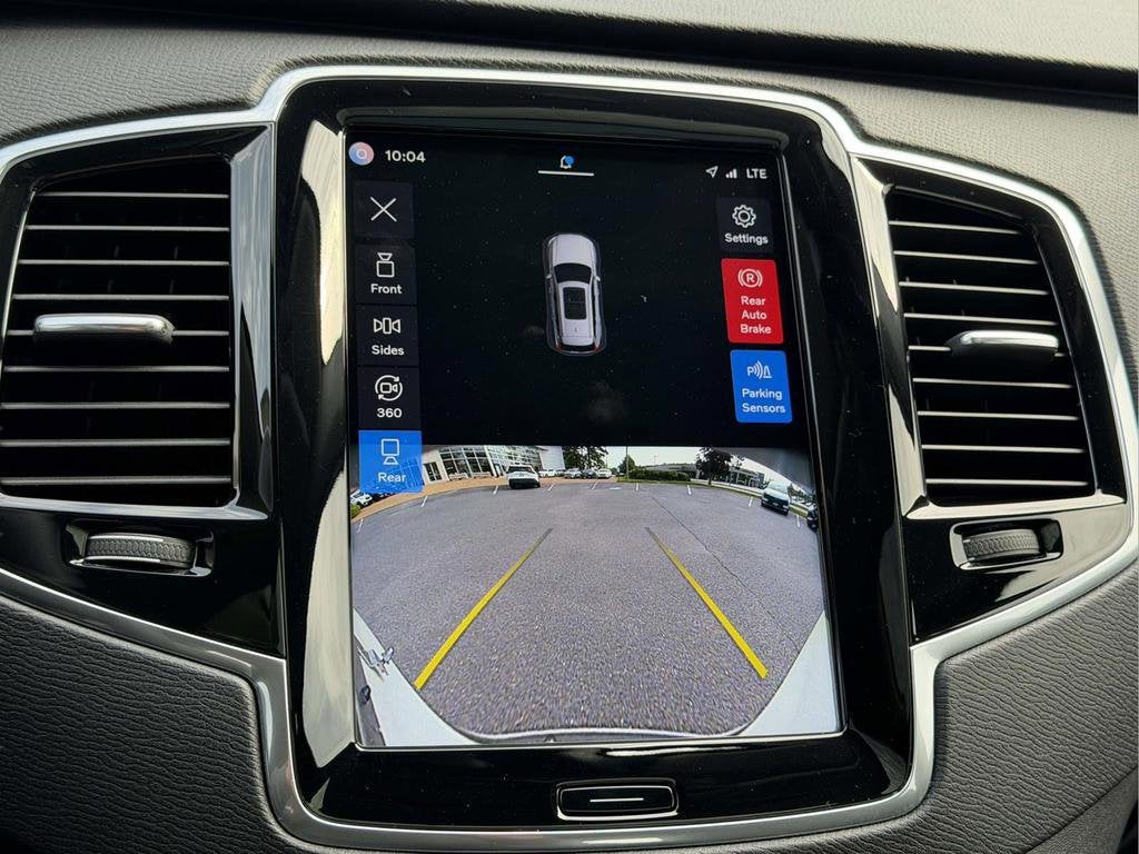 2023 Volvo XC90 B5 Plus