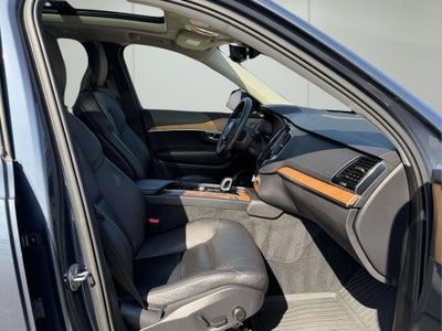 2023 Volvo XC90 B5 Plus