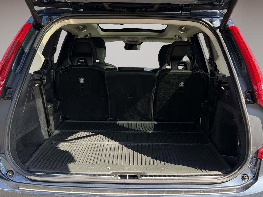 2023 Volvo XC90 B5 Plus