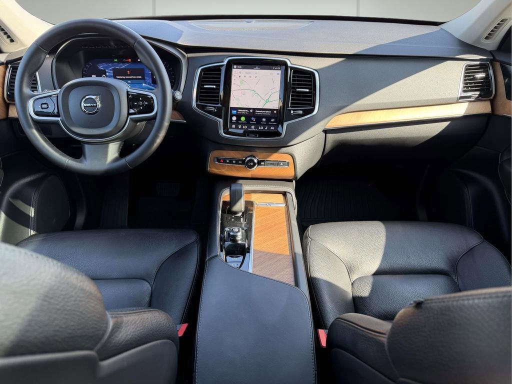 2023 Volvo XC90 B5 Plus