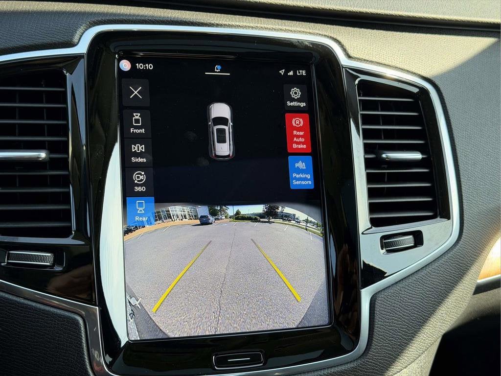 2023 Volvo XC90 B5 Plus