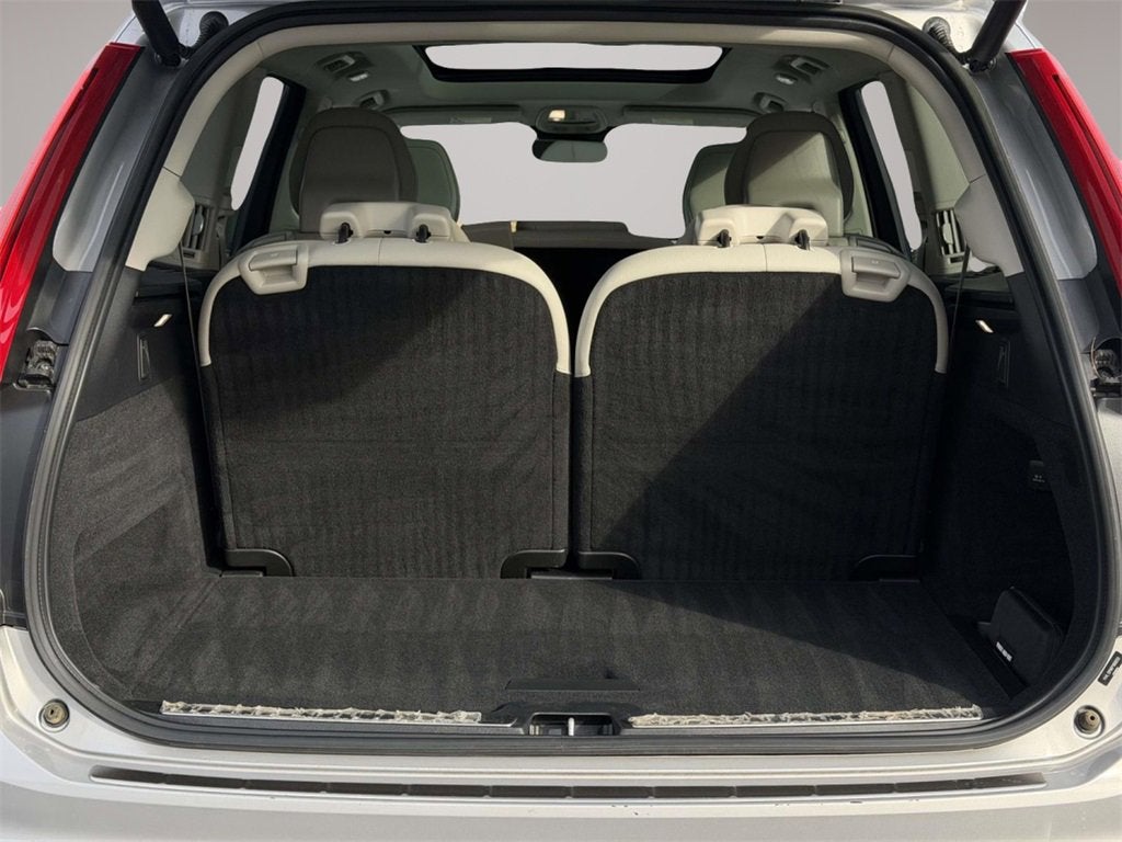 2023 Volvo XC90 B5 Plus