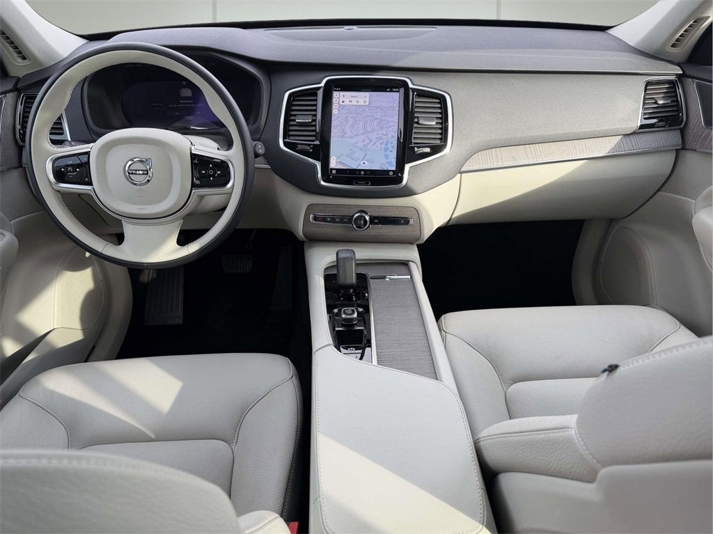 2023 Volvo XC90 B5 Plus