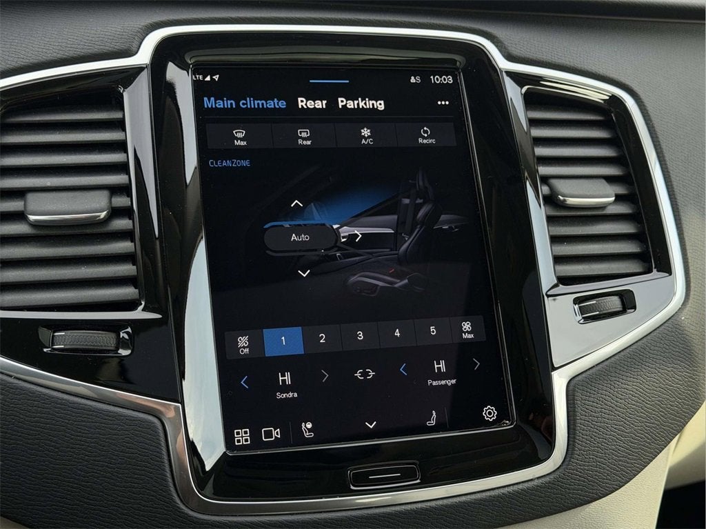 2023 Volvo XC90 B5 Plus