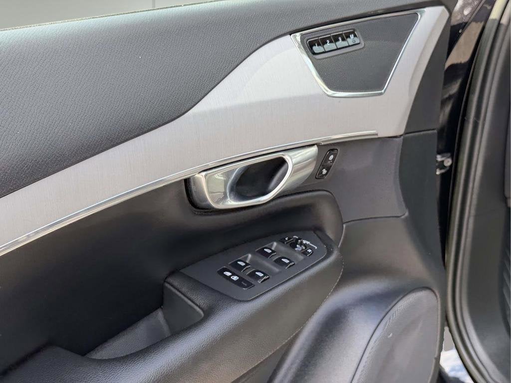 2023 Volvo XC90 B5 Core