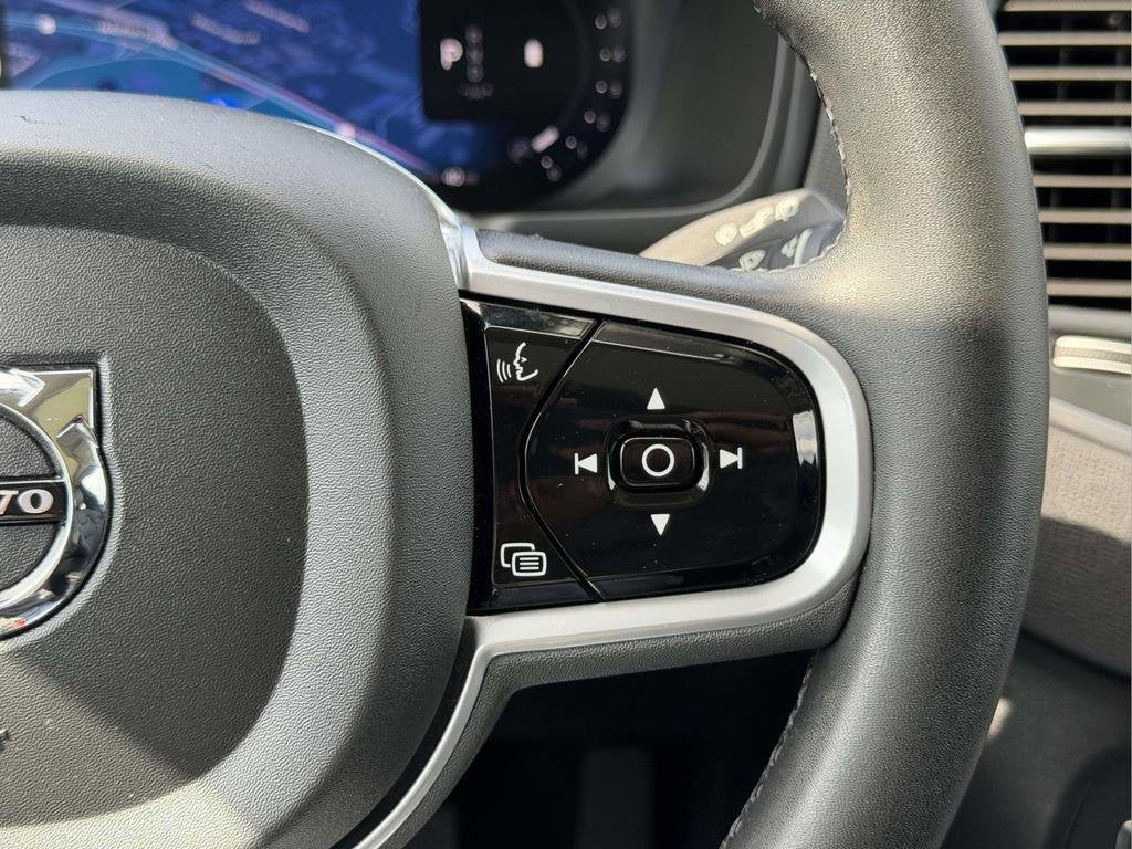 2023 Volvo XC90 B5 Core