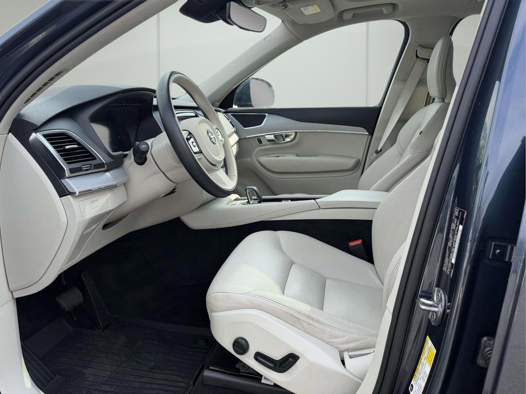 2023 Volvo XC90 B5 Core