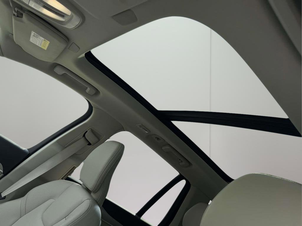 2023 Volvo XC90 B5 Core