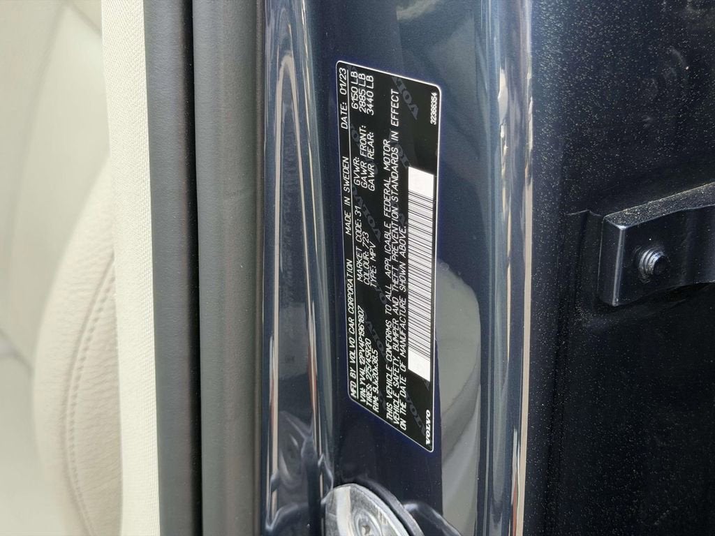 2023 Volvo XC90 B5 Core