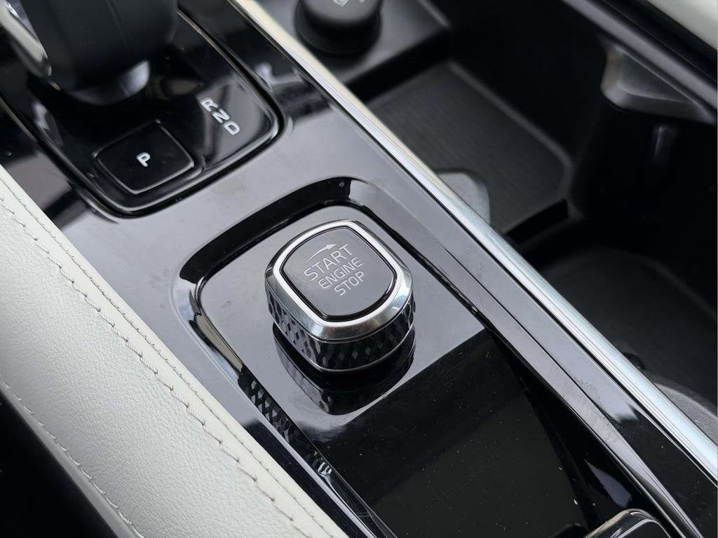 2023 Volvo XC90 B5 Core