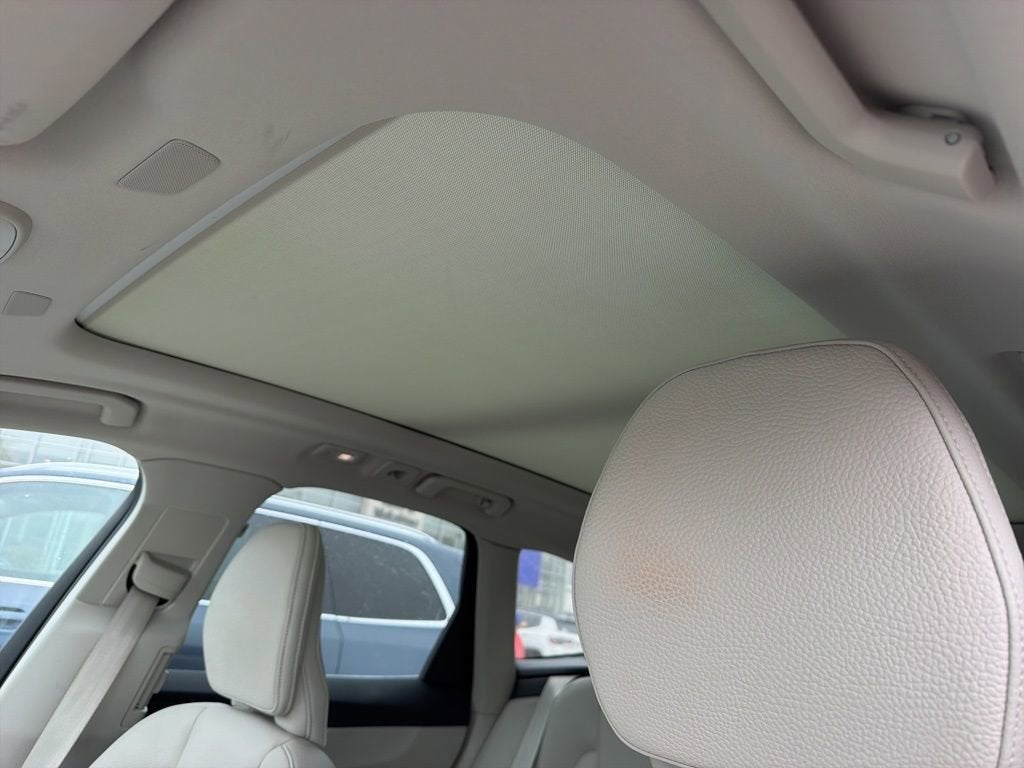 2023 Volvo XC60 B5 Plus Bright Theme