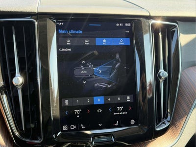 2023 Volvo XC60 B5 Plus Bright Theme