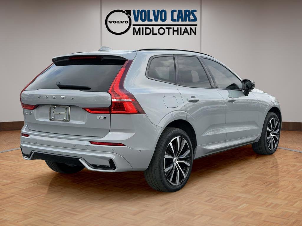 2024 Volvo XC60 B5 Plus Dark Theme