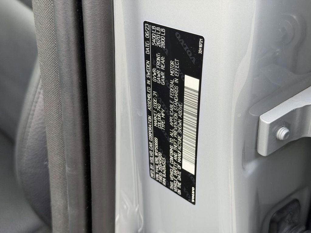 2024 Volvo XC60 B5 Plus Dark Theme