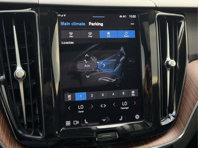 2024 Volvo XC60 B5 Plus Dark Theme