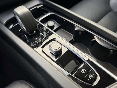 2024 Volvo XC60 B5 Plus Dark Theme