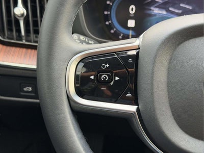2024 Volvo XC60 B5 Plus Dark Theme