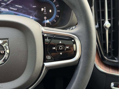 2024 Volvo XC60 B5 Plus Dark Theme