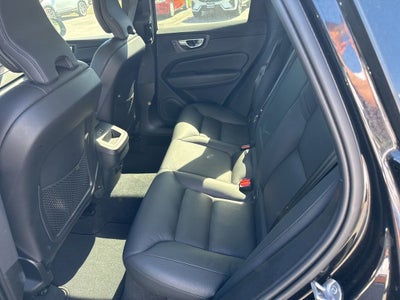 2024 Volvo XC60 B5 Plus Dark Theme