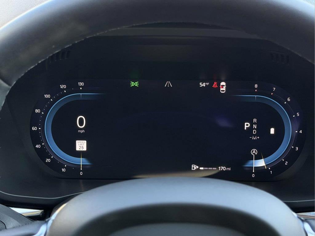 2024 Volvo XC60 B5 Plus Dark Theme