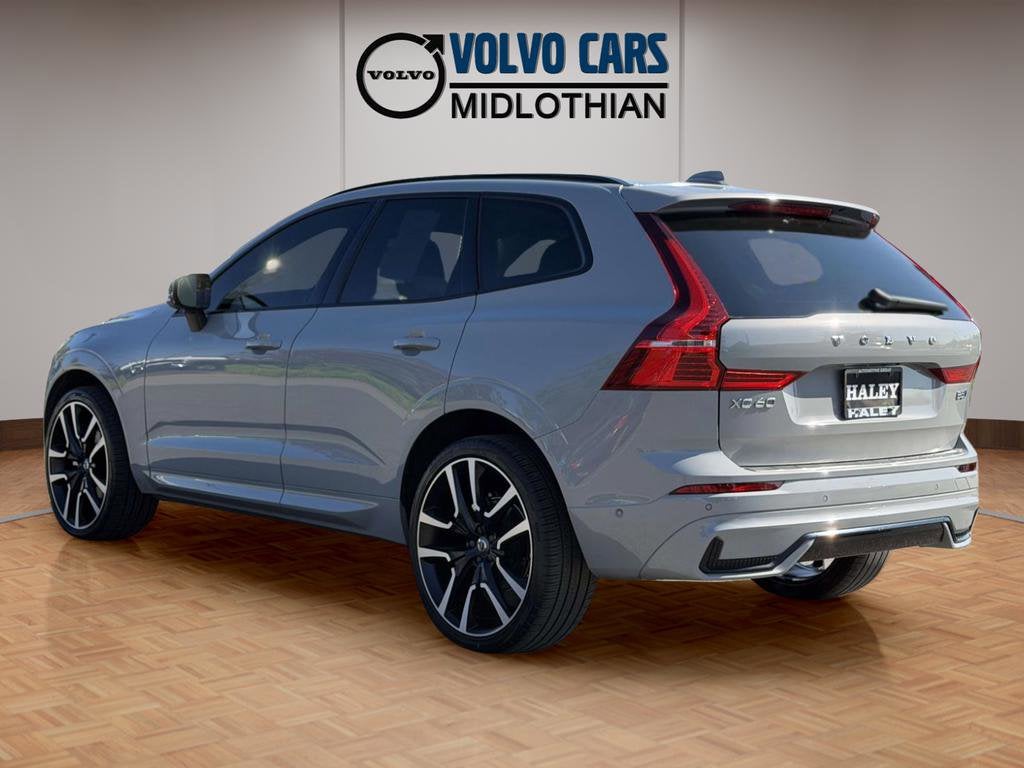 2024 Volvo XC60 B5 Plus Dark Theme