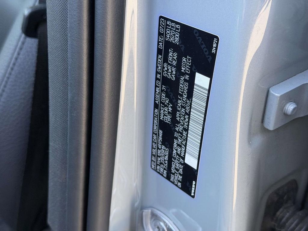 2024 Volvo XC60 B5 Plus Dark Theme