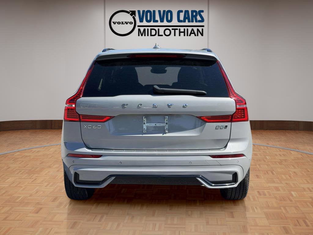 2024 Volvo XC60 B5 Plus Dark Theme
