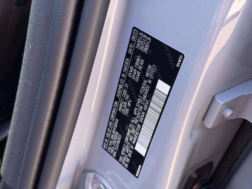 2024 Volvo XC60 B5 Plus Dark Theme